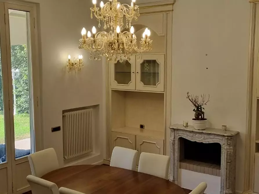 Immagine 4 di Villa in vendita  a San Giuliano Terme