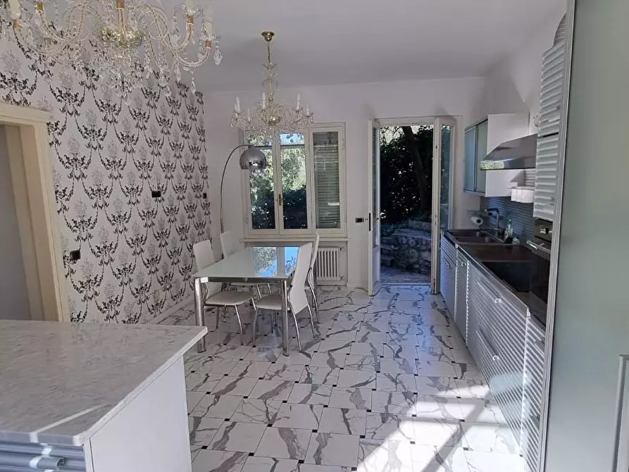 Immagine 11 di Villa in vendita  a San Giuliano Terme