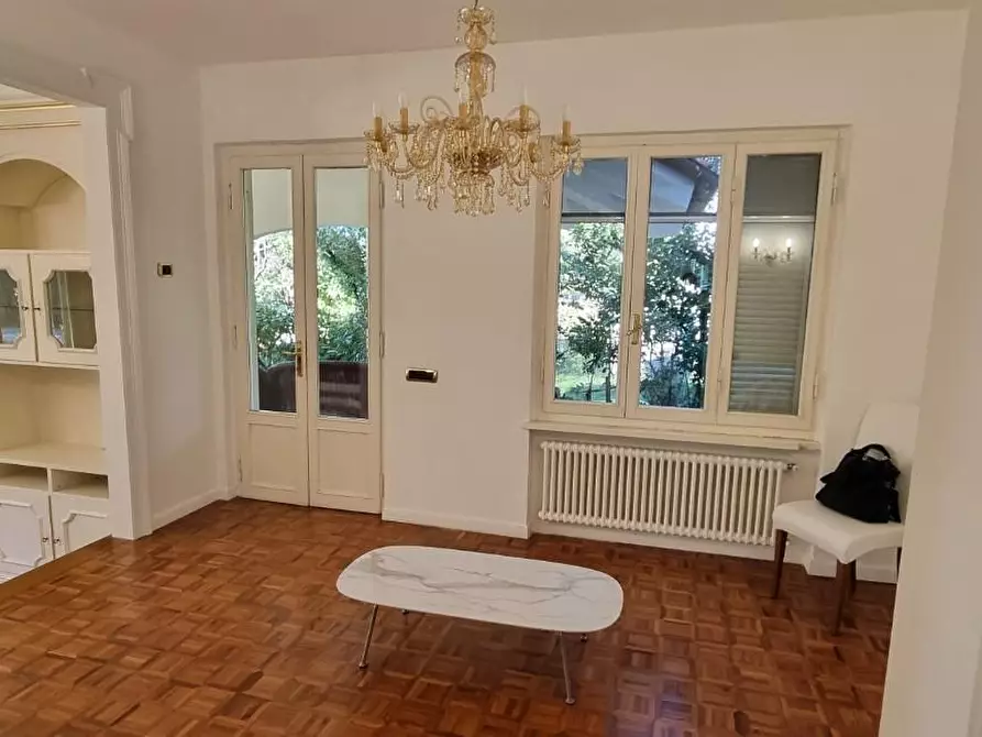 Immagine 8 di Villa in vendita  a San Giuliano Terme