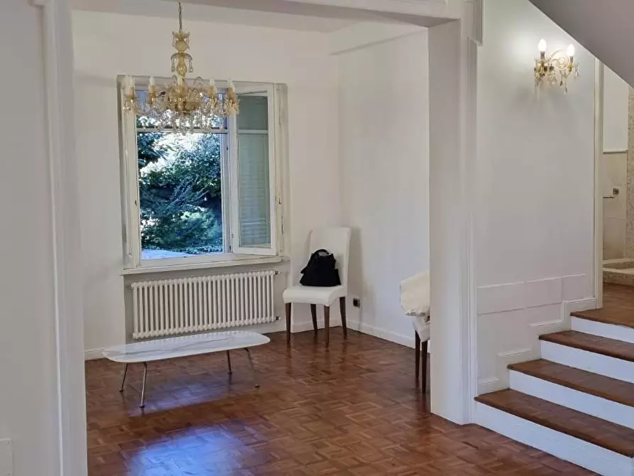 Immagine 3 di Villa in vendita  a San Giuliano Terme