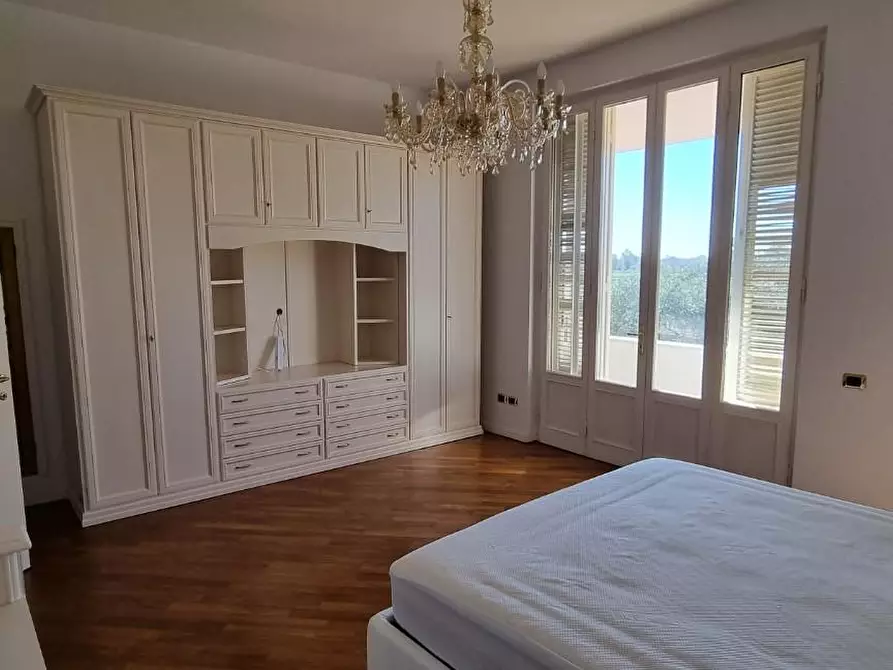 Immagine 23 di Villa in vendita  a San Giuliano Terme