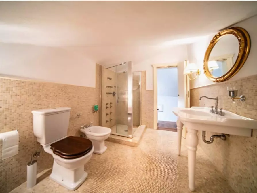 Immagine 32 di Villa in vendita  a San Giuliano Terme