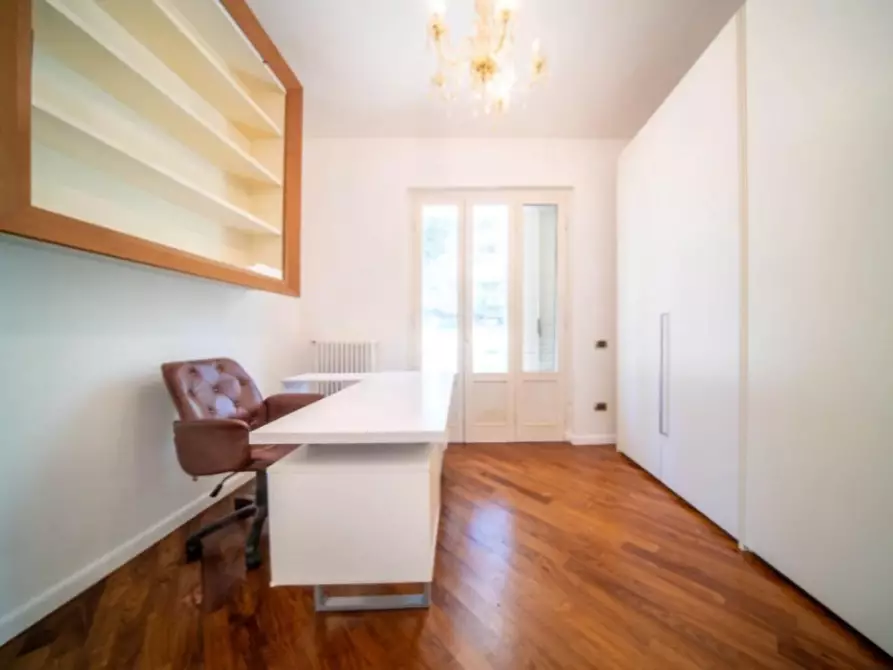 Immagine 24 di Villa in vendita  a San Giuliano Terme