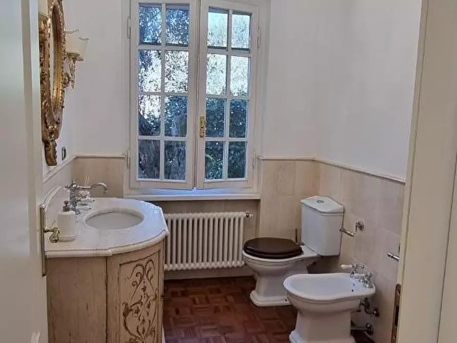 Immagine 21 di Villa in vendita  a San Giuliano Terme