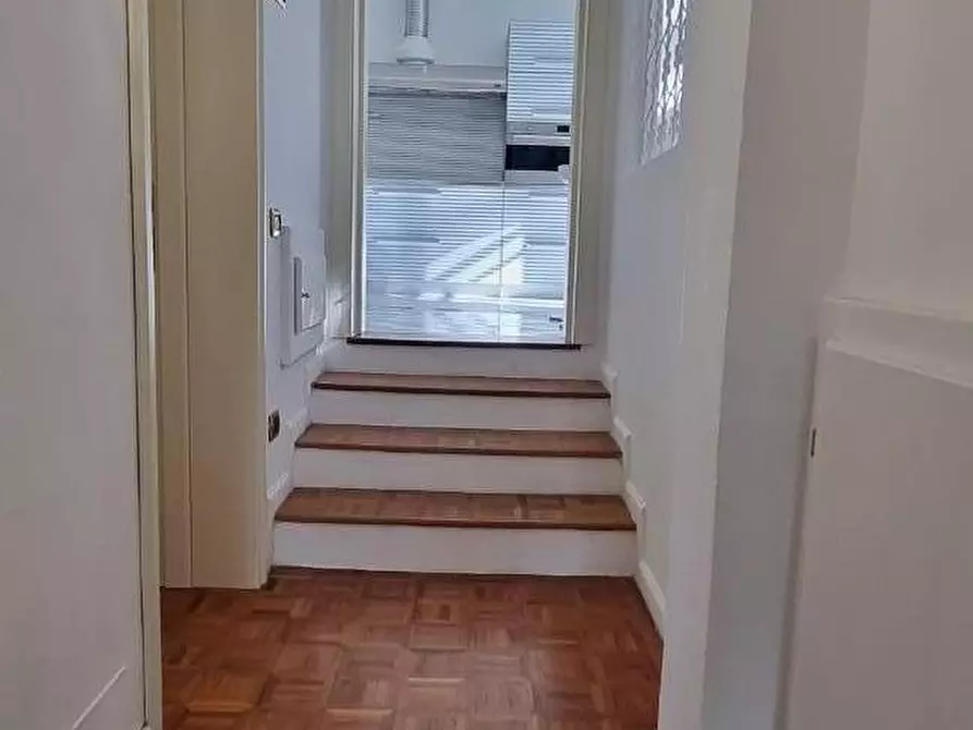 Immagine 10 di Villa in vendita  a San Giuliano Terme