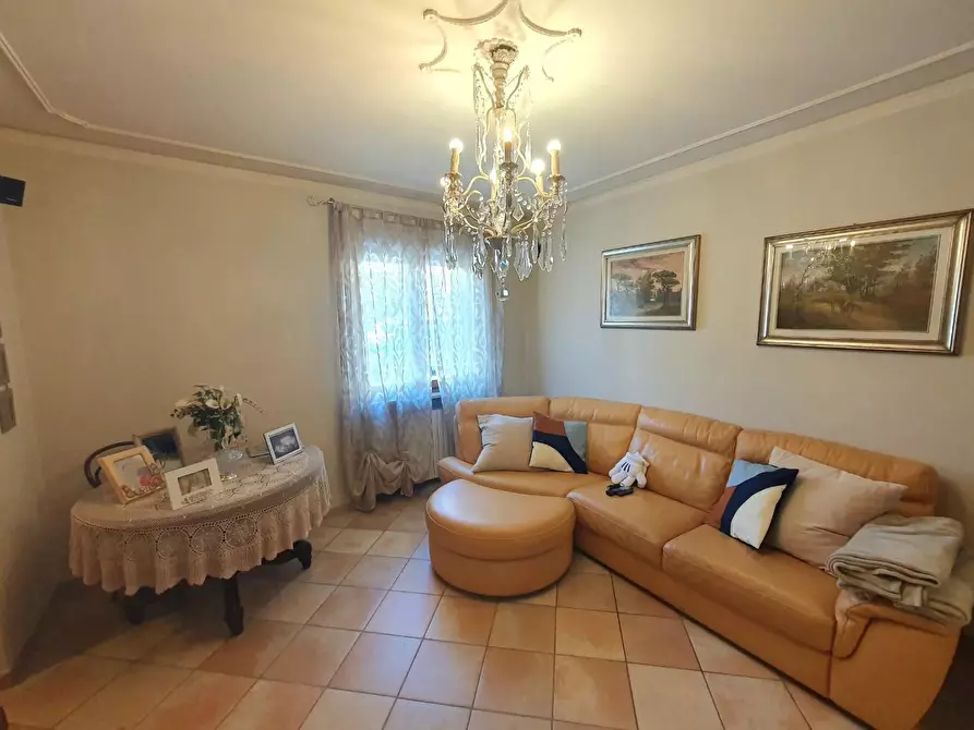 Immagine 11 di Casa semindipendente in vendita  a Capannori