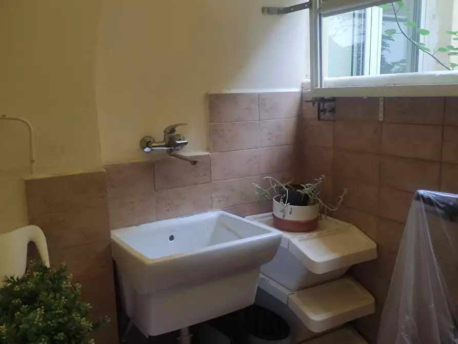 Immagine 17 di Appartamento in vendita  a Livorno