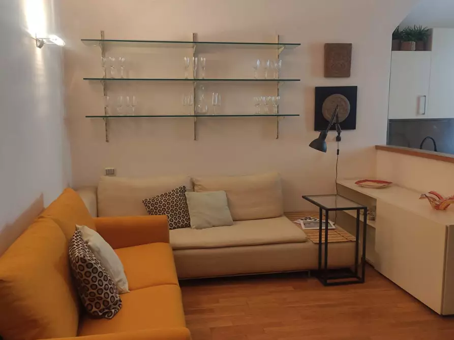 Immagine 2 di Appartamento in vendita  a Livorno