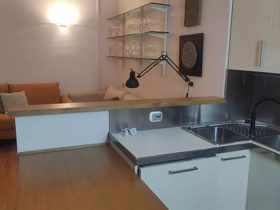 Immagine 6 di Appartamento in vendita  a Livorno