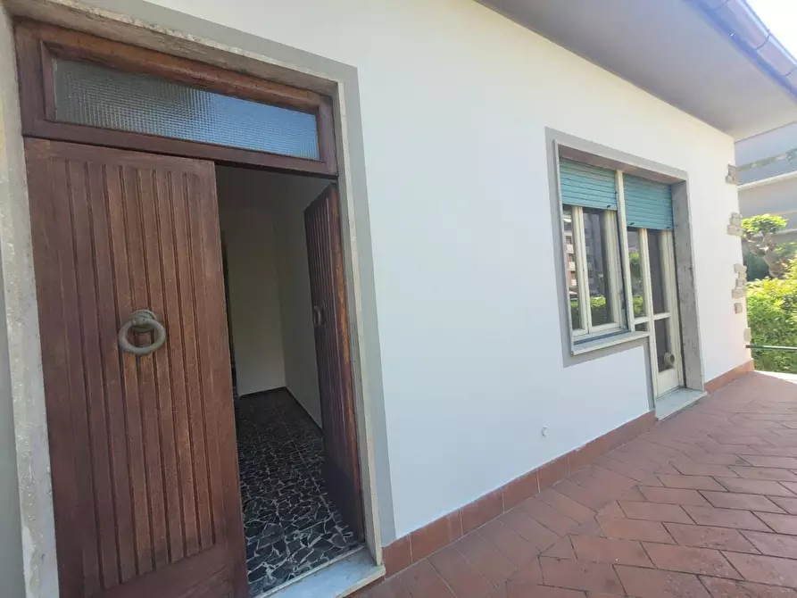 Immagine 1 di Villa in vendita  a Pisa