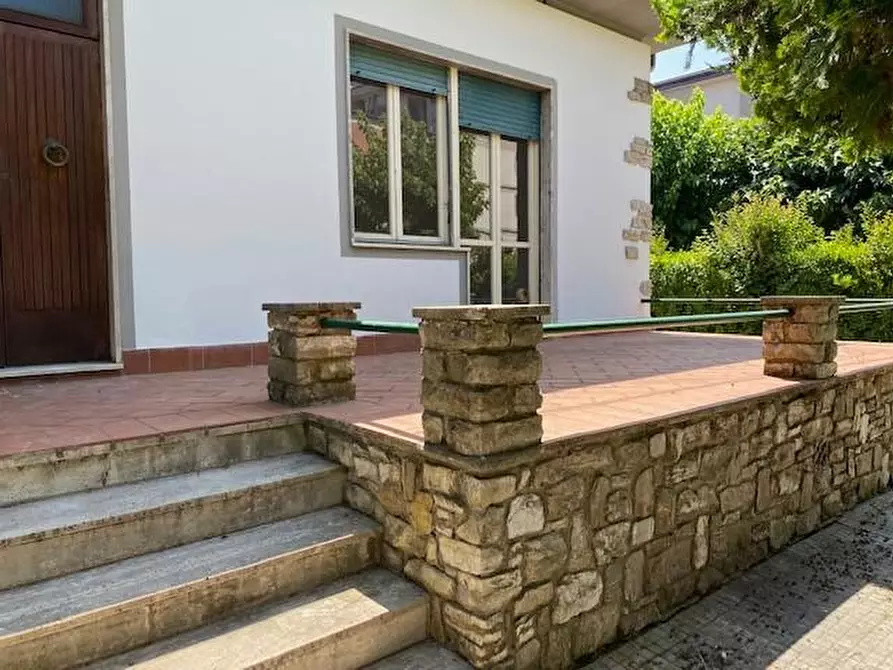 Immagine 17 di Villa in vendita  a Pisa