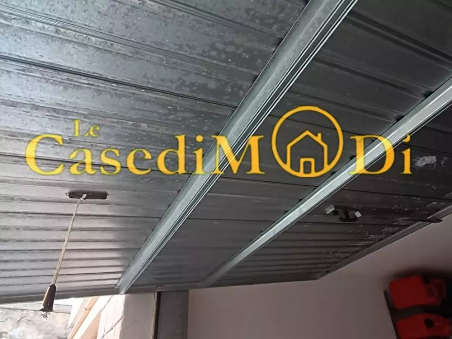 Immagine 5 di Garage in vendita  a Livorno