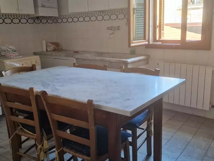 Immagine 1 di Appartamento in vendita  a Carrara