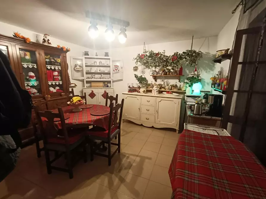 Immagine 1 di Casa semindipendente in vendita  a Carrara