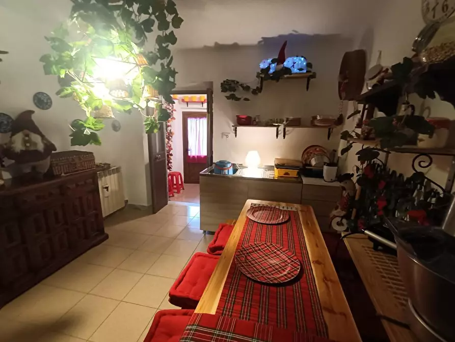 Immagine 2 di Casa semindipendente in vendita  a Carrara