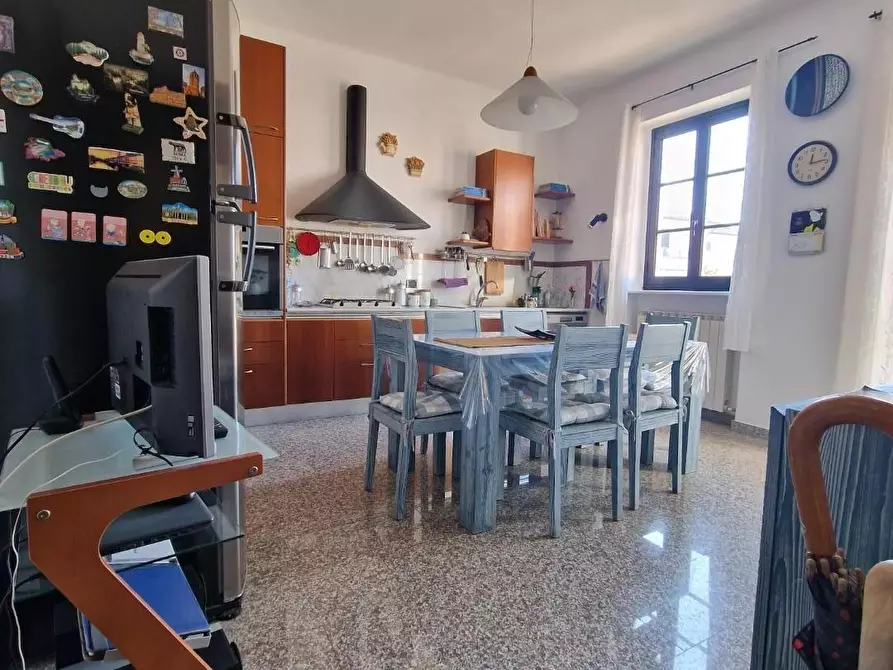 Immagine 19 di Appartamento in vendita  a Carrara