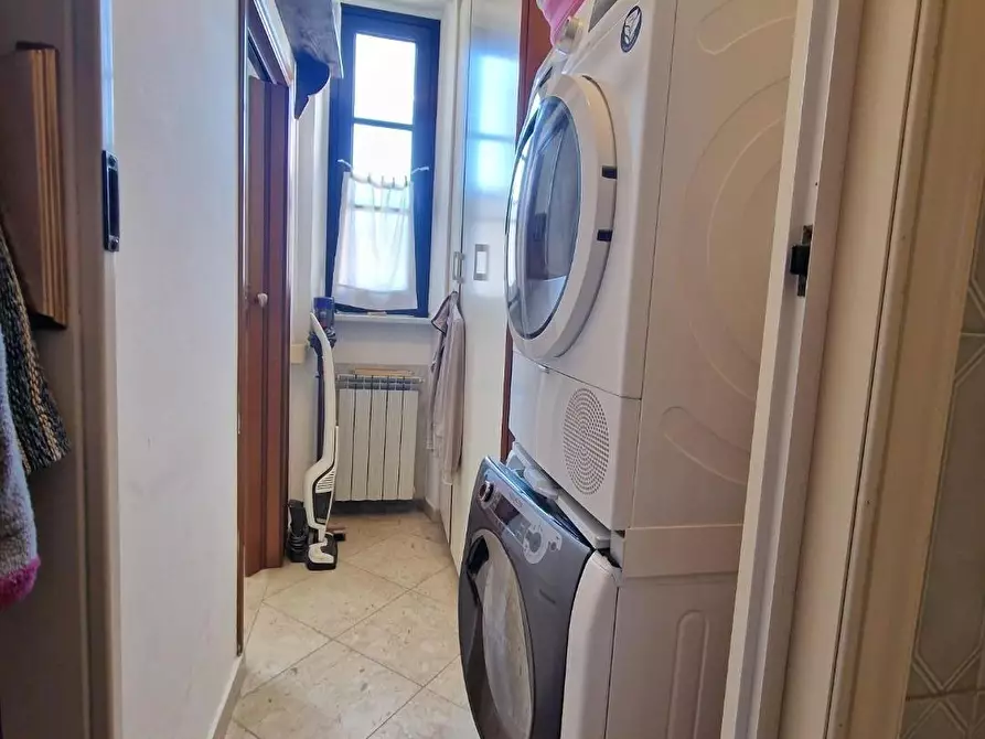 Immagine 17 di Appartamento in vendita  a Carrara