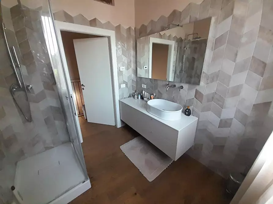 Immagine 37 di Terratetto in vendita  a San Giuliano Terme