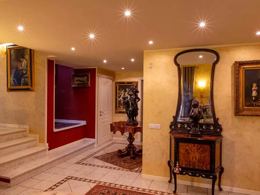 Immagine 34 di Villa in vendita  a San Miniato