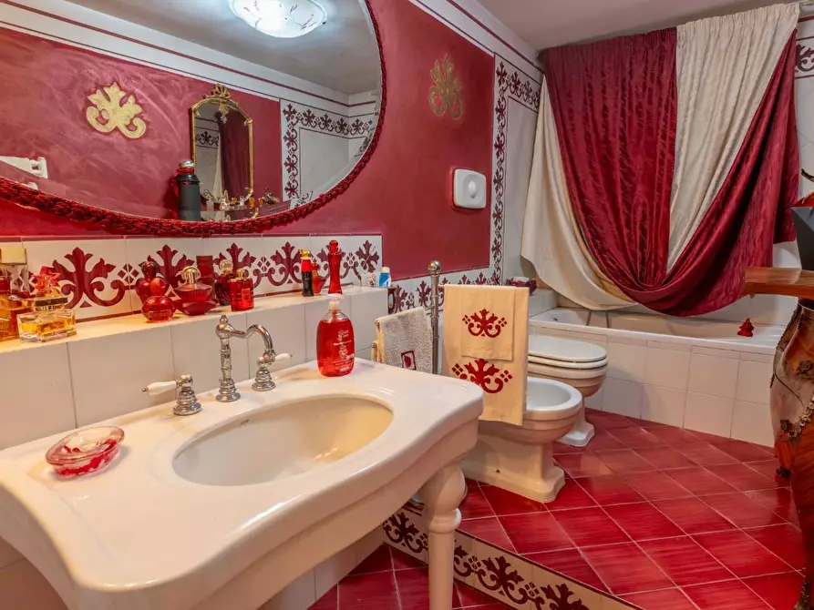 Immagine 48 di Villa in vendita  a San Miniato