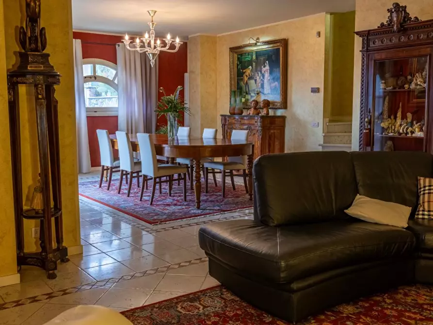 Immagine 37 di Villa in vendita  a San Miniato