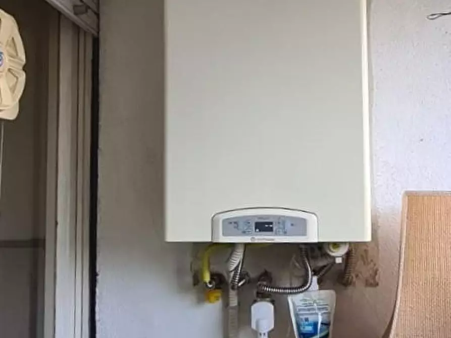 Immagine 24 di Appartamento in vendita  a Livorno