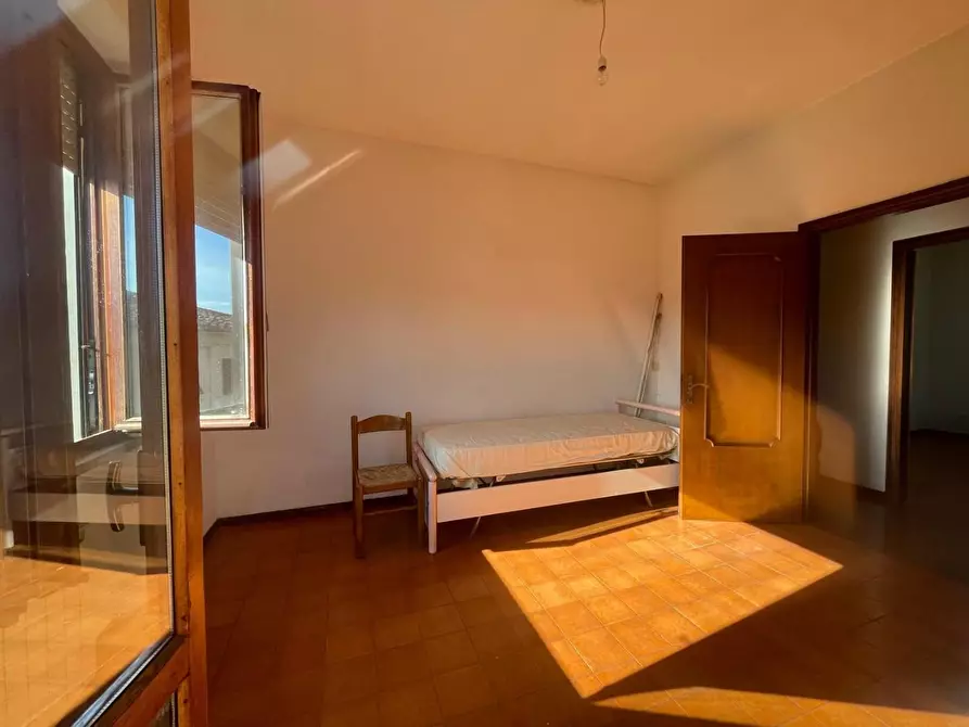 Immagine 9 di Appartamento in vendita  a Lucca