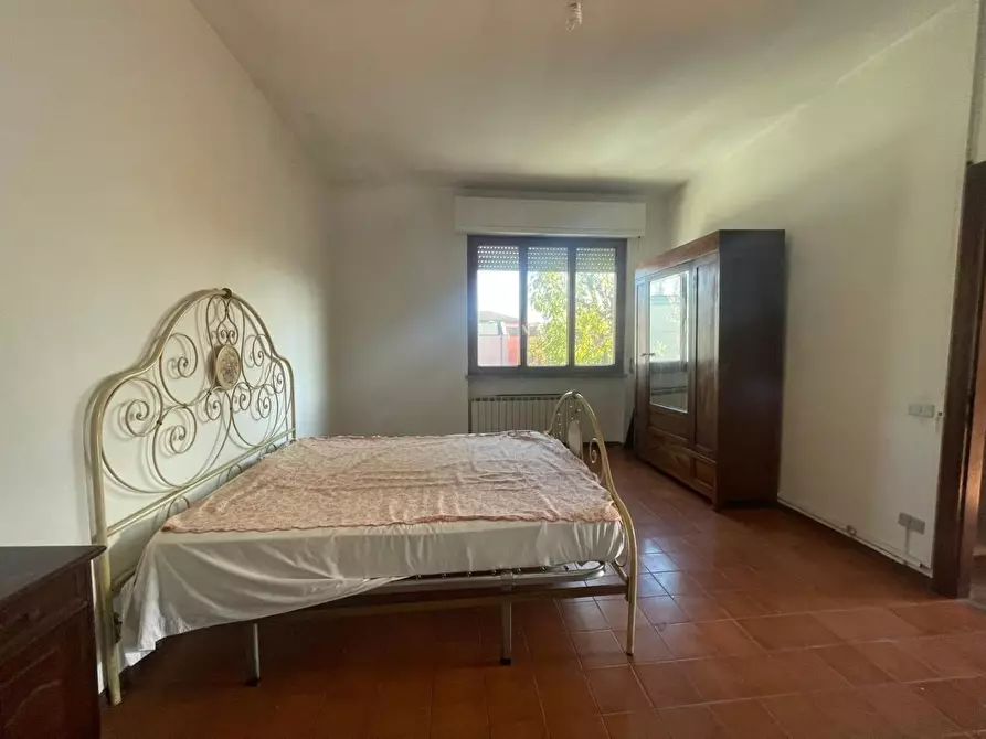 Immagine 12 di Appartamento in vendita  a Lucca