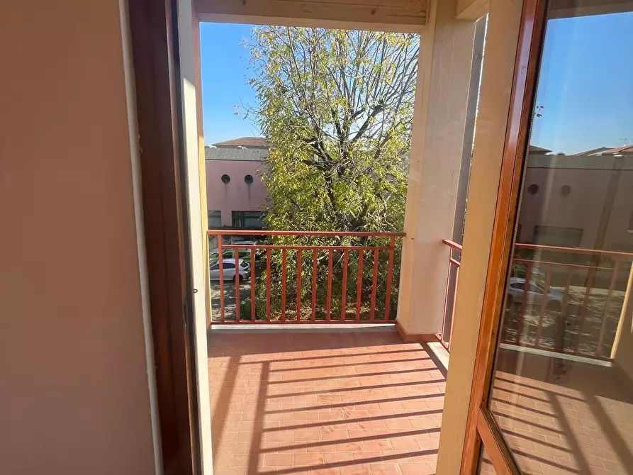 Immagine 10 di Appartamento in vendita  a Lucca