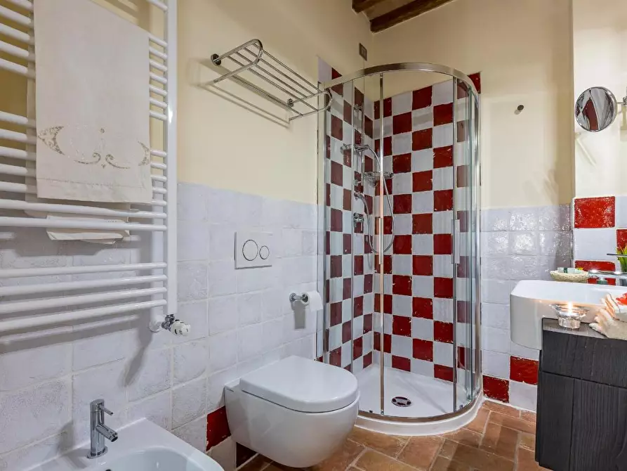 Immagine 22 di Villa in vendita  a Vecchiano