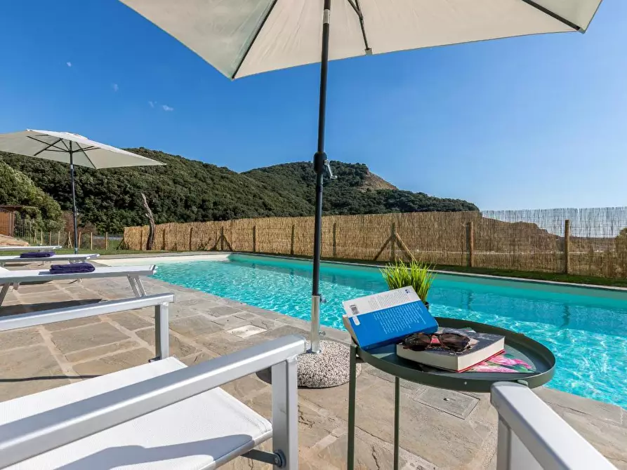 Immagine 29 di Villa in vendita  a Vecchiano