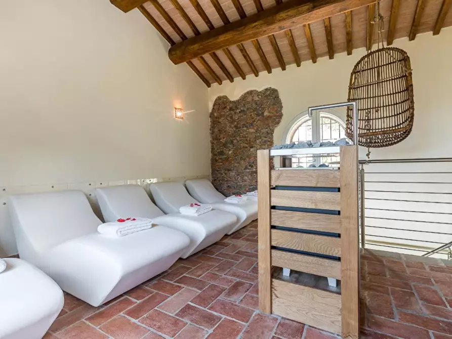 Immagine 26 di Villa in vendita  a Vecchiano