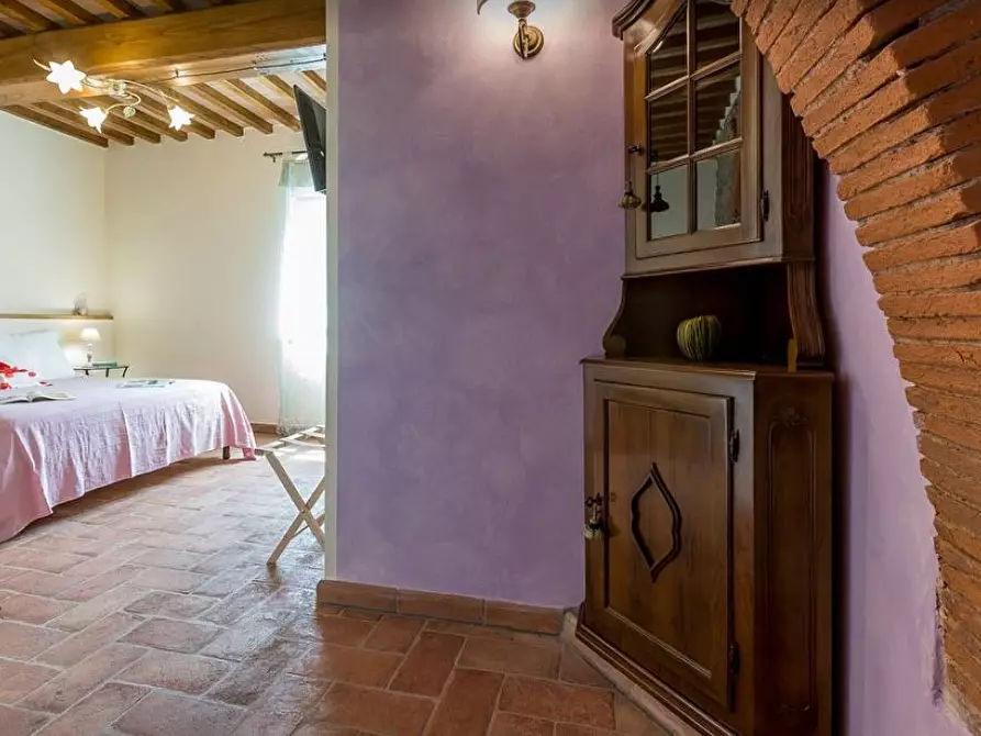 Immagine 8 di Villa in vendita  a Vecchiano