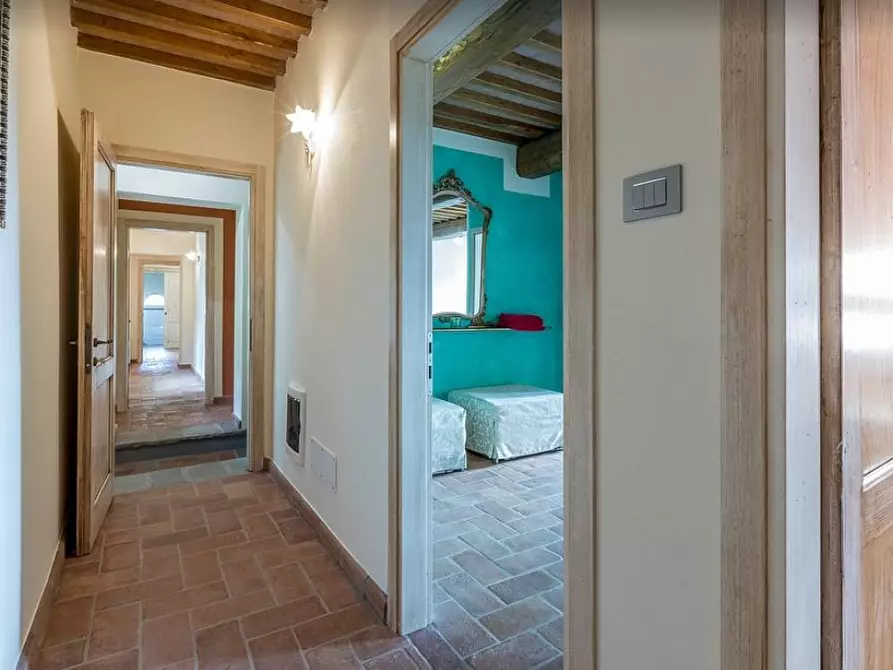 Immagine 19 di Villa in vendita  a Vecchiano