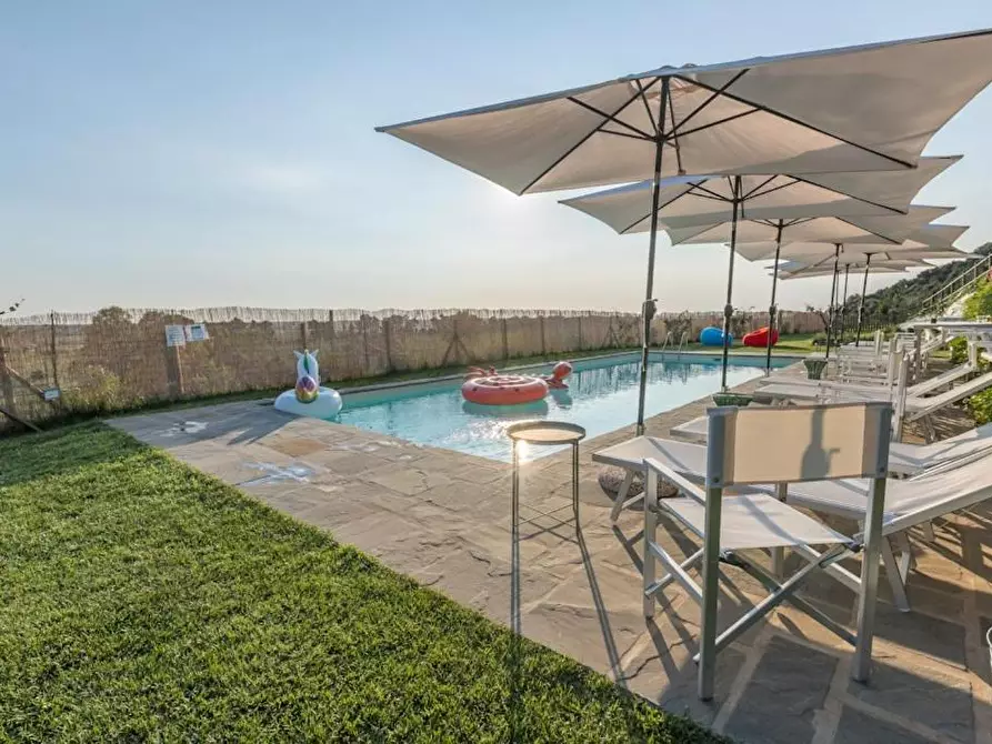 Immagine 32 di Villa in vendita  a Vecchiano