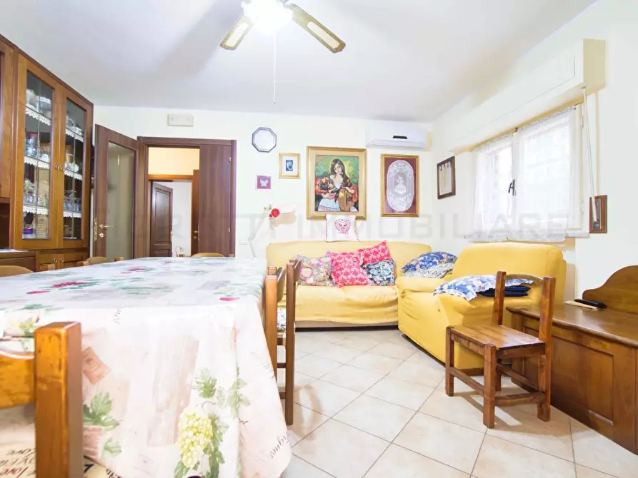 Immagine 2 di Casa indipendente in vendita  a Piombino