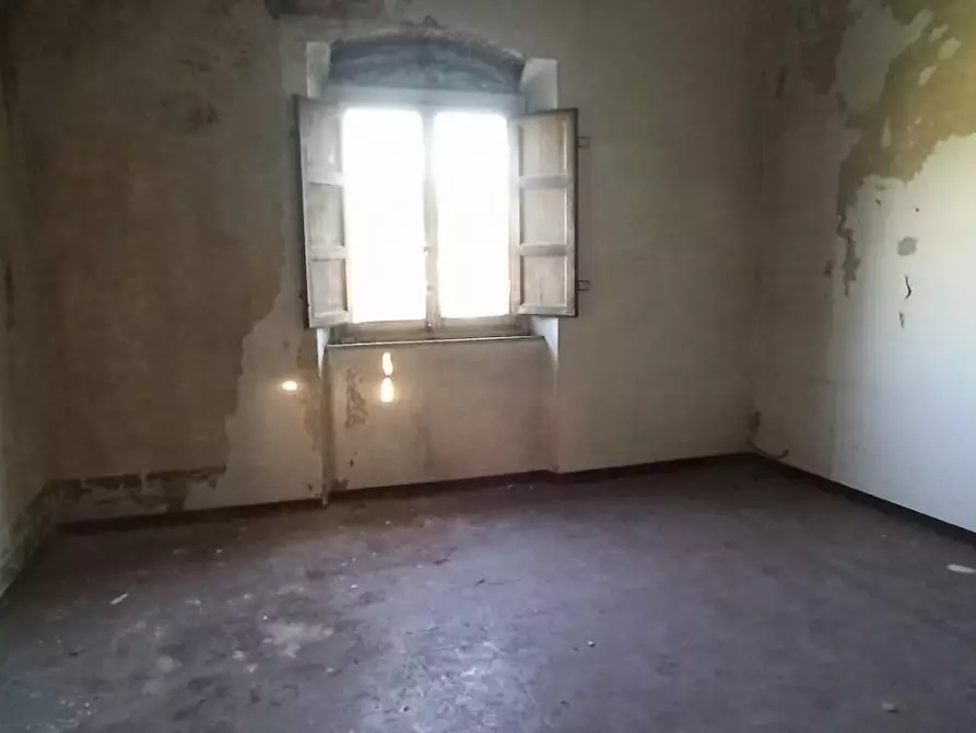 Immagine 31 di Casa indipendente in vendita  a Lucca