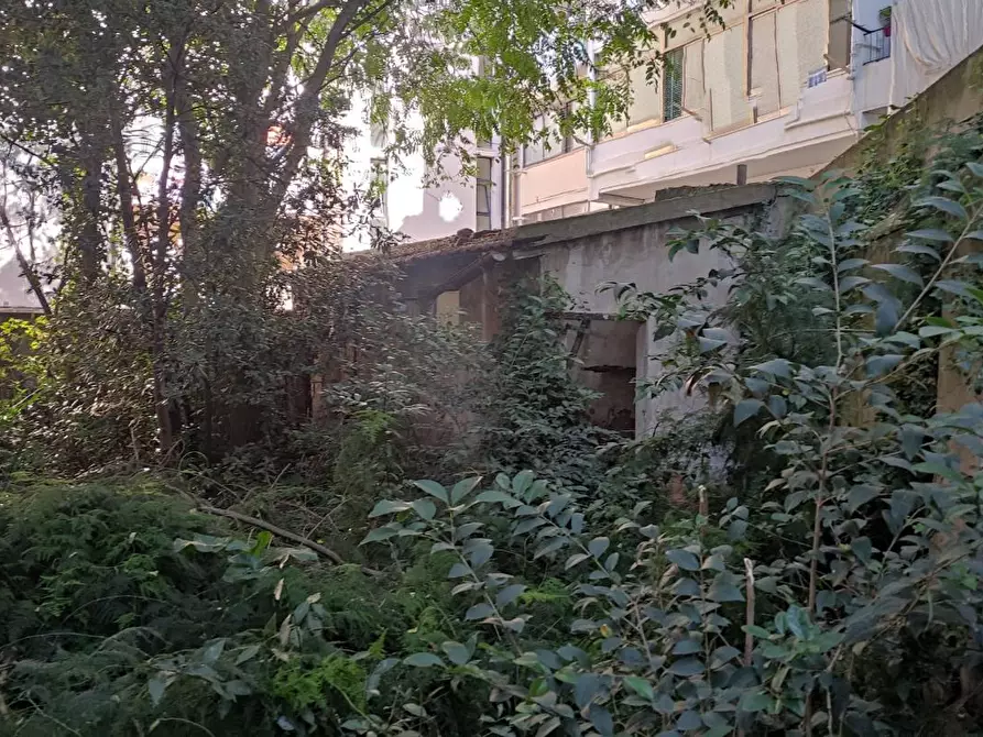 Immagine 2 di Palazzo in vendita  a Piombino