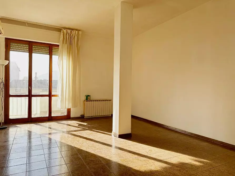 Immagine 2 di Appartamento in vendita  a Lucca