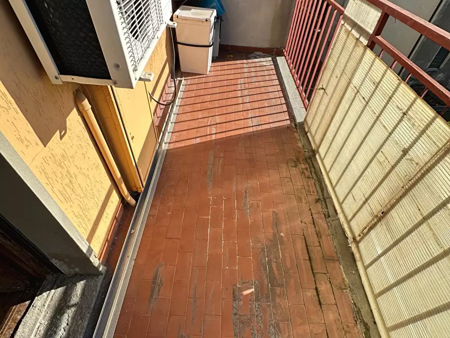 Immagine 13 di Appartamento in vendita  a Lucca