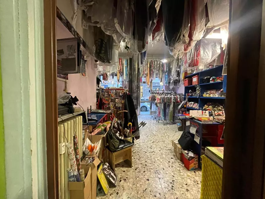 Immagine 15 di Attività commerciale in vendita  a Torino