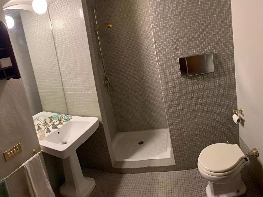 Immagine 21 di Appartamento in vendita  a Pisa