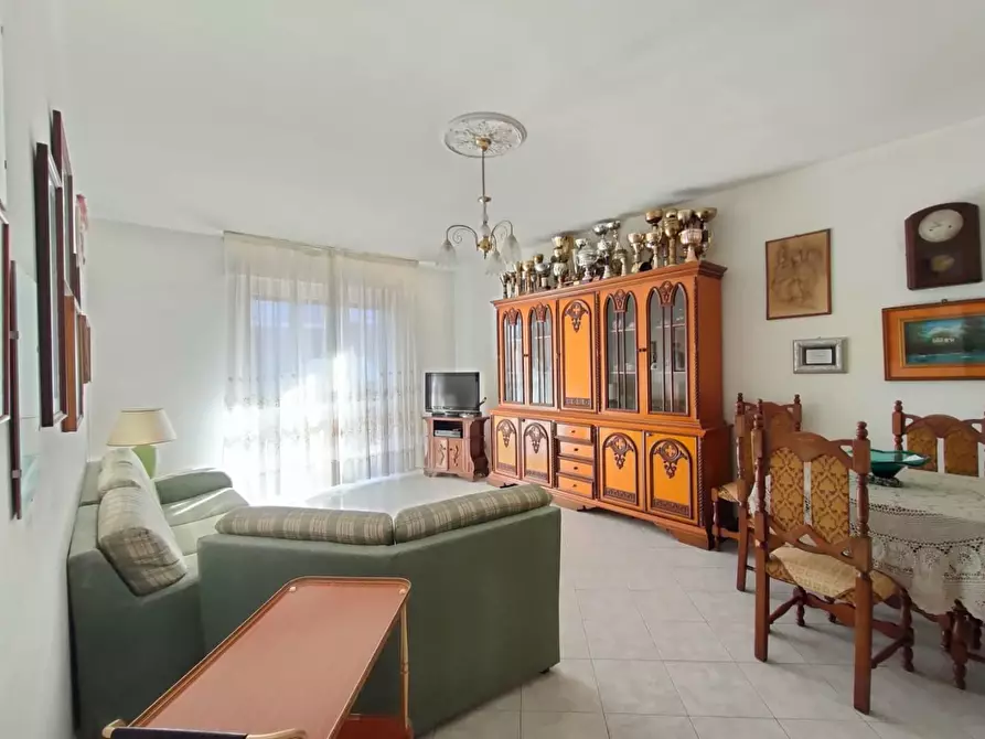 Immagine 5 di Appartamento in vendita  a Massa