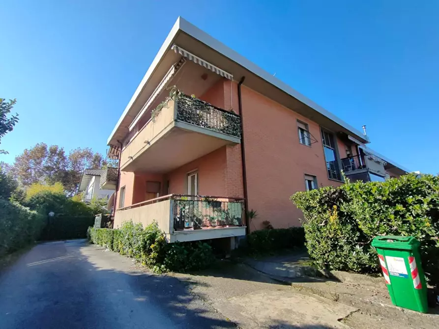 Immagine 2 di Appartamento in vendita  a Massa