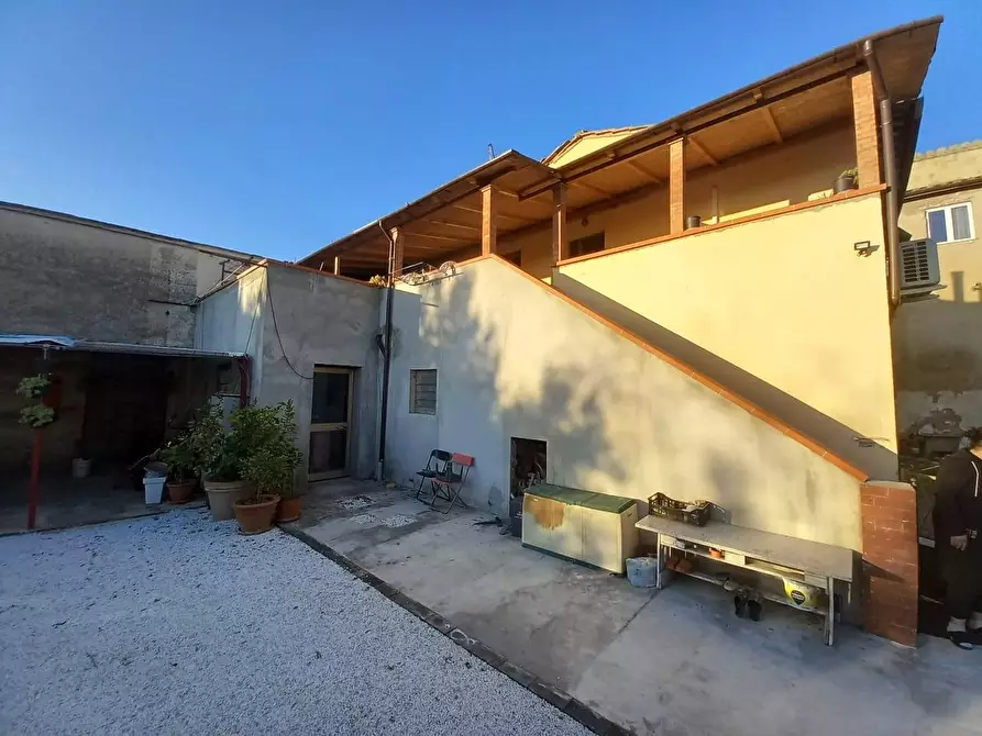 Immagine 10 di Appartamento in vendita  a Pontedera