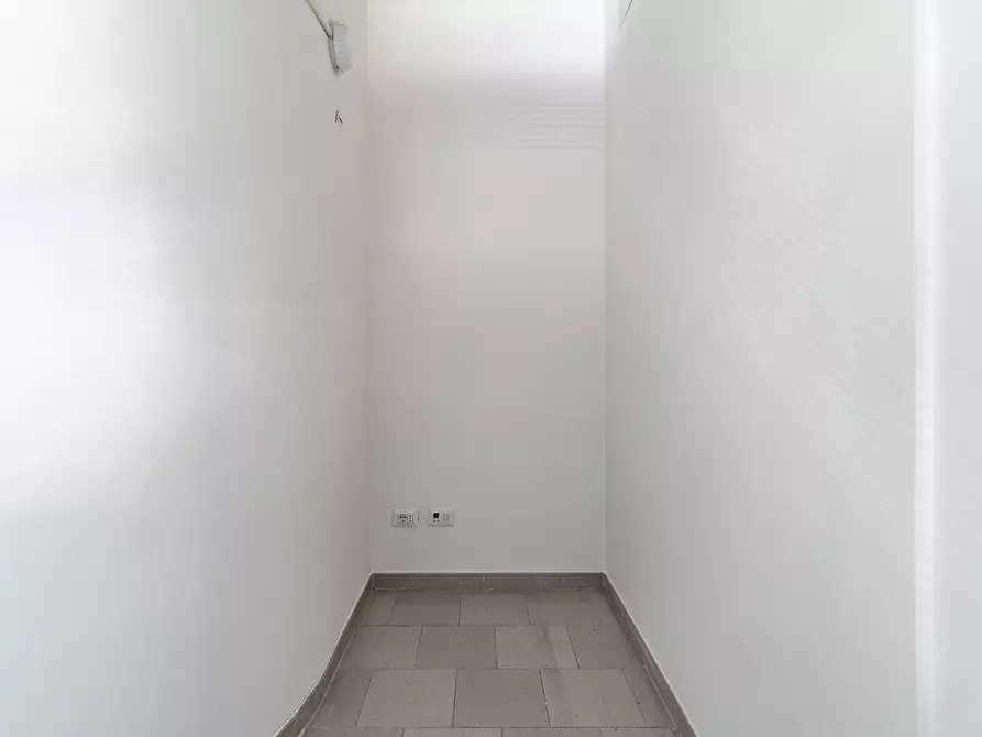 Immagine 12 di Ufficio in vendita  a Empoli