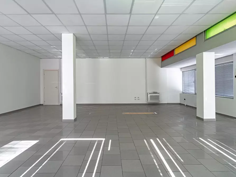 Immagine 9 di Ufficio in vendita  a Empoli