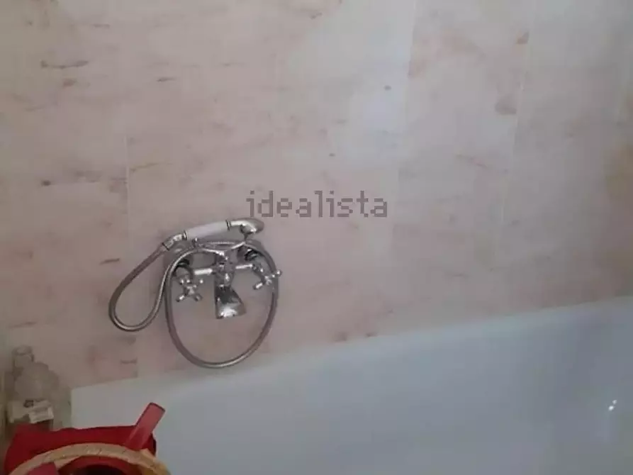 Immagine 19 di Appartamento in vendita  a Carrara