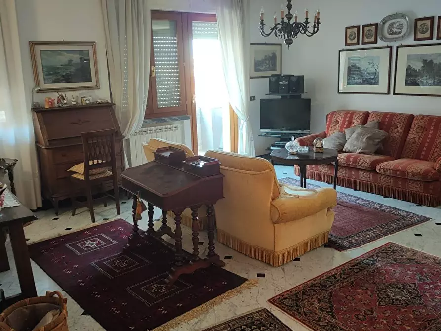 Immagine 12 di Appartamento in vendita  a Carrara