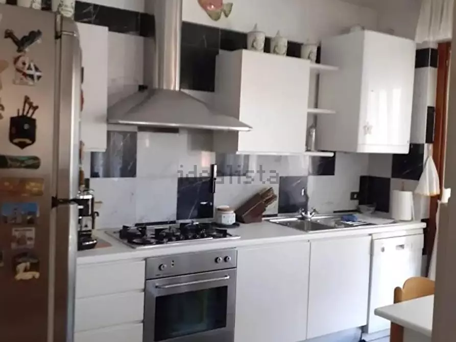 Immagine 3 di Appartamento in vendita  a Carrara